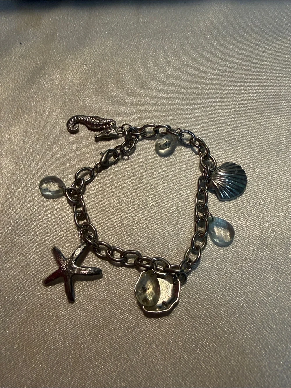 Source Unknown Silver Shell & Teardrop Charm Bracelet